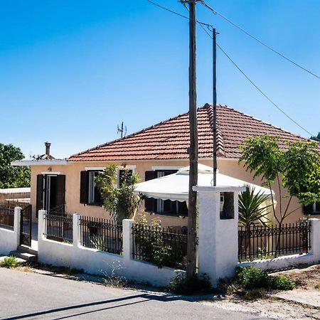 Irinis House Villa Komilion Exterior photo